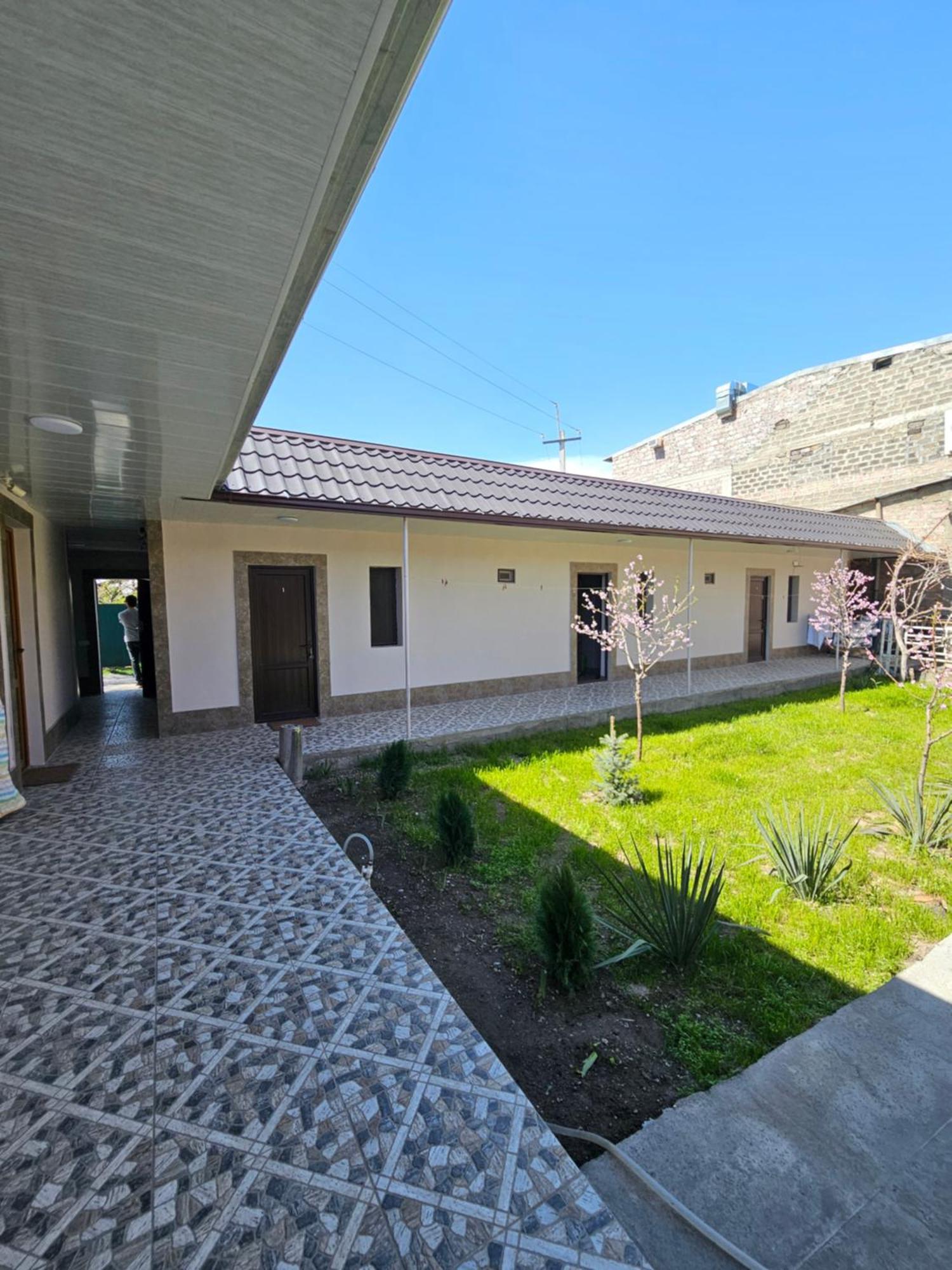 Galstyans Hotels Zvartnots Airport P'arak'ar Εξωτερικό φωτογραφία